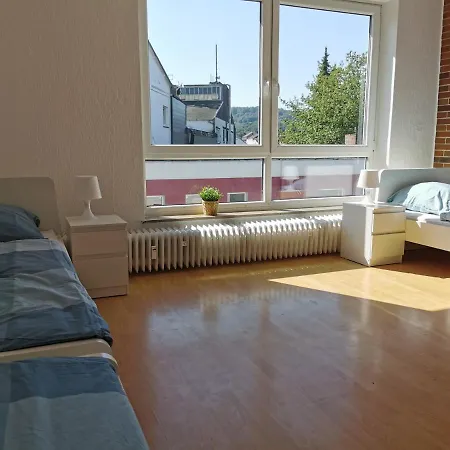 Zentrale Und Ruhige Ferienwohnung